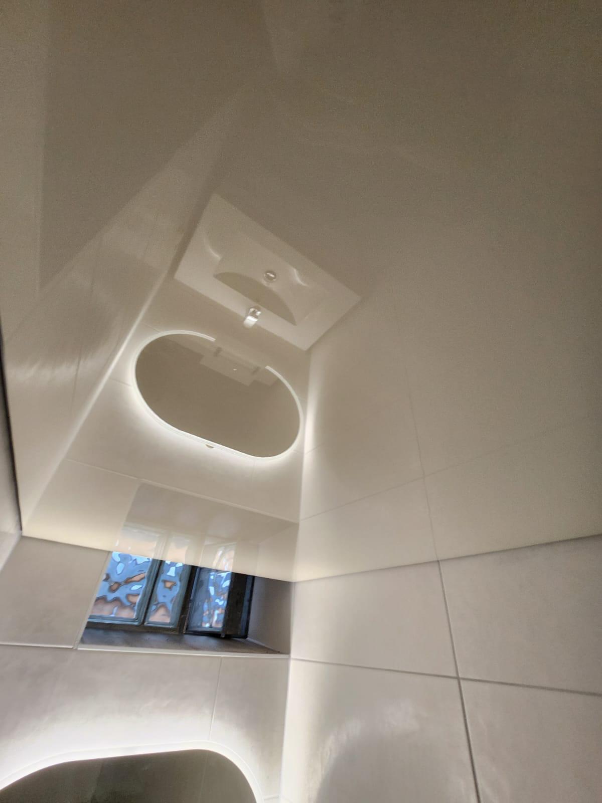 Helle LED-Lichtdecke mit Tageslicht-Feeling und energieeffizienter Technik